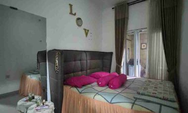 Disewakan u/ R tinggal 2 lantai furniture dalam. komplek