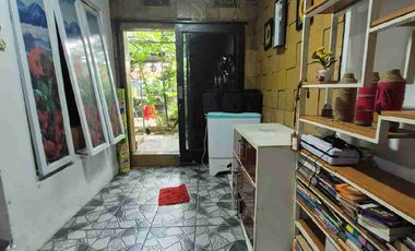Disewakan u/ R tinggal 2 lantai furniture dalam. komplek