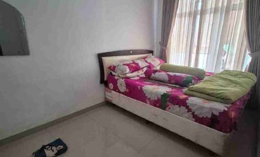 Disewakan u/ R tinggal 2 lantai furniture dalam. komplek