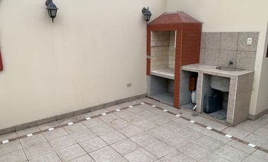 Casa en venta de 3 niveles – Amplia y funcional