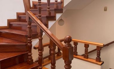 Casa en venta de 3 niveles – Amplia y funcional