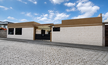 Casa Rentera en Venta - Sector Mitad del Mundo