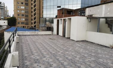 ¡Amplia Casa con 8 Ambientes en San Isidro, a 2 Cuadras del Olivar!