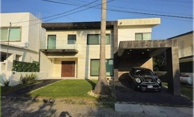 CASA EN VENTA EN FRACCIONAMIENTO LOMAS DE COCOYOC, MORELOS