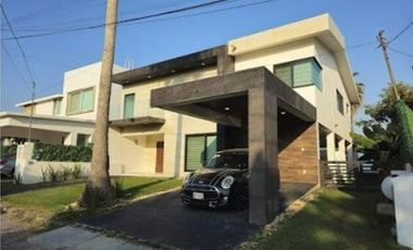 CASA EN VENTA EN FRACCIONAMIENTO LOMAS DE COCOYOC, MORELOS