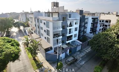 Oportunidad en Surco: Departamento de 157 m² con terrazas, vista al parque y acceso por escalera