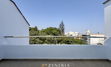 Oportunidad en Surco: Departamento de 157 m² con terrazas, vista al parque y acceso por escalera