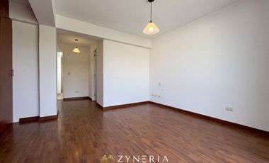 Oportunidad en Surco: Departamento de 157 m² con terrazas, vista al parque y acceso por escalera