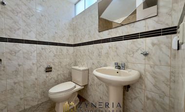 Oportunidad en Surco: Departamento de 157 m² con terrazas, vista al parque y acceso por escalera
