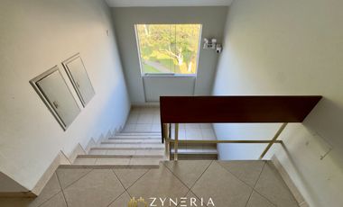Oportunidad en Surco: Departamento de 157 m² con terrazas, vista al parque y acceso por escalera