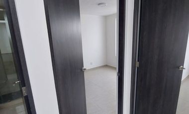 CASA EN RENTA EN BOSQUES DE ICA ZINACANTEPEC CON JARDÍN Y SEGURIDAD 24/7