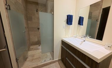 Amplio Departamento en Renta en el Centro de Playa del Carmen – 2 Recámaras