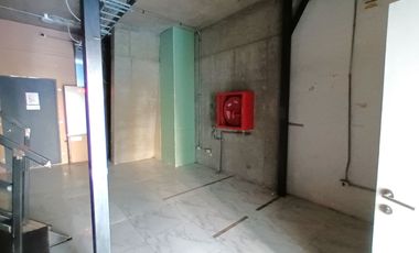 ARRIENDO Local Comercial de 98,93 m2 + 94 m2 en piso 2, Metro Irarrázaval