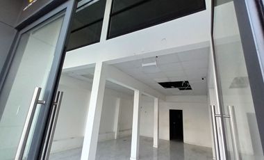 ARRIENDO Local Comercial de 98,93 m2 + 94 m2 en piso 2, Metro Irarrázaval