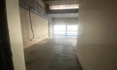 ARRIENDO Local Comercial de 98,93 m2 + 94 m2 en piso 2, Metro Irarrázaval