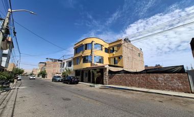 CASA EN VENTA A PASOS DEL TERMINAL TRRESTRE, TACNA