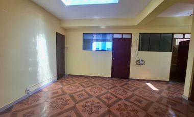 CASA EN VENTA A PASOS DEL TERMINAL TRRESTRE, TACNA