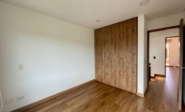 SE VENDE HERMOSA CASA ESQUINERA EN ZIPAQUIRÁ