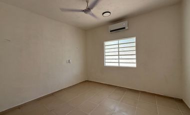 CASA EN RENTA SOBRE AVENIDA, A PASOS DEL ESTADIO DE SALVADOR ALVARADO - MERIDA, YUCATAN.