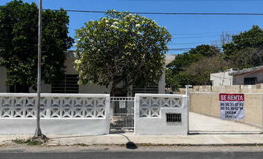 CASA EN RENTA SOBRE AVENIDA, A PASOS DEL ESTADIO DE SALVADOR ALVARADO - MERIDA, YUCATAN.