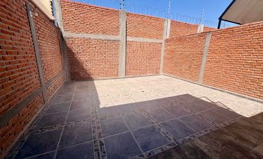 Renta De casa en Privada Valle Real carretera Rioverde pasando periférico Slp