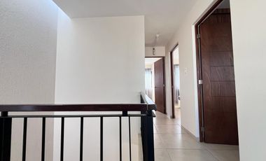 Renta De casa en Privada Valle Real carretera Rioverde pasando periférico Slp