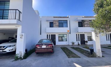 Renta De casa en Privada Valle Real carretera Rioverde pasando periférico Slp