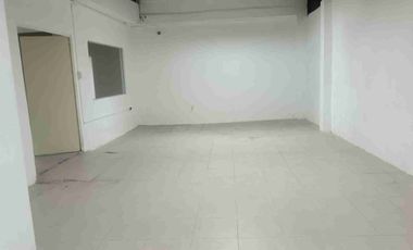 Alquiler bodega y oficina