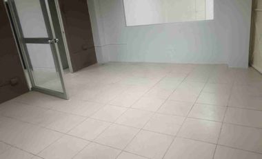 Alquiler bodega y oficina