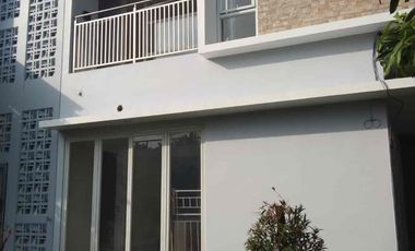 Best Deal! Rumah Hook Renovasi Total, Bebas Banjir, Nego Langsung Pemilik