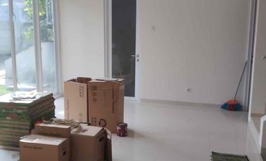 Best Deal! Rumah Hook Renovasi Total, Bebas Banjir, Nego Langsung Pemilik