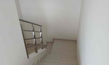 Best Deal! Rumah Hook Renovasi Total, Bebas Banjir, Nego Langsung Pemilik