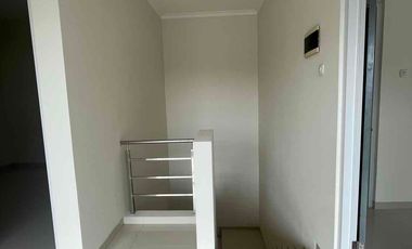 Di Bawah Harga Pasar! Seruni Hills Kranggan - Rumah Hook Renovasi Total, Bebas Banjir, Nego Langsung Pemilik
