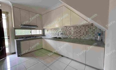 Rumah 2 Lantai Halaman Super Luas Cluster Premium KBP
