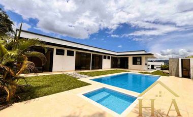 Venta de Casa Campestre en Condominio- La Mesa Cundinamarca
