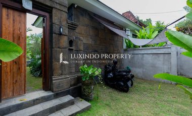 DISEWAKAN RUMAH DENGAN 3 KAMAR TIDUR DI SUKAWATI