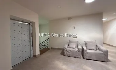 Hermosa Villa en Venta en La Carretera Nacional, en La Zona del Uro
