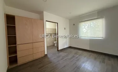 Hermosa Villa en Venta en La Carretera Nacional, en La Zona del Uro