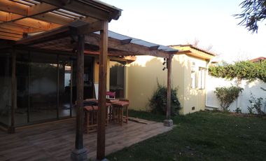 Se arrienda hermosa y acogedora casa hacienda el Peñón.