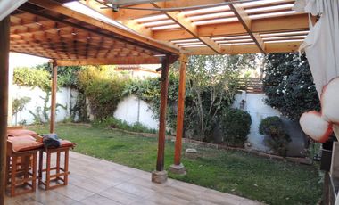 Se arrienda hermosa y acogedora casa hacienda el Peñón.