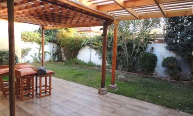 Se arrienda hermosa y acogedora casa hacienda el Peñón.