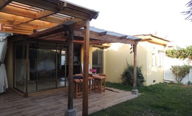 Se arrienda hermosa y acogedora casa hacienda el Peñón.
