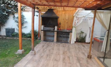 Se arrienda hermosa y acogedora casa hacienda el Peñón.