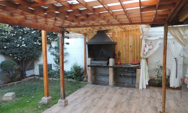 Se arrienda hermosa y acogedora casa hacienda el Peñón.