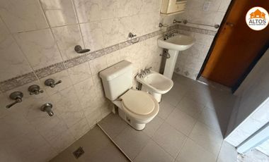 CASA 2 DORM. – 1BÑO – COCHERA – B° SARMIENTO