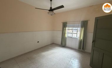 CASA 2 DORM. – 1BÑO – COCHERA – B° SARMIENTO