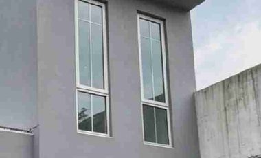 Di Jual Rumah 2 lantai Jalan Cempaka Putih Tengah belakang Taman Solo