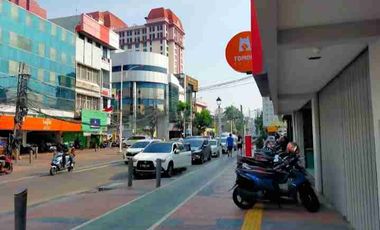 Di Jual Rumah 2 lantai Jalan Cempaka Putih Tengah belakang Taman Solo