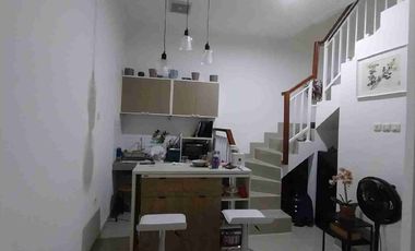 Di Jual Rumah 2 lantai Jalan Cempaka Putih Tengah belakang Taman Solo