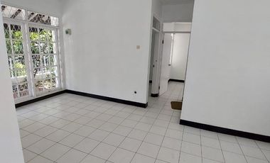 Y. DISEWAKAN RUMAH STRATEGIS SIAP HUNI DI ARCAMANIK ANTAPANI KOTA BANDUNG  UNTUK TEMPAT TINGGAL ATAU KANTOR